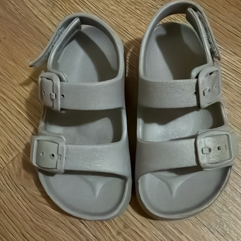 Kids Sandals Size 6c